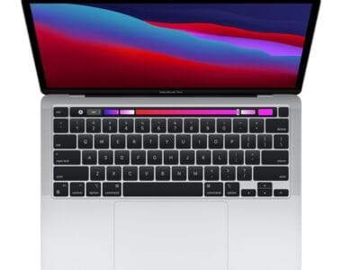 MacBook Pro aperto con Touch Bar