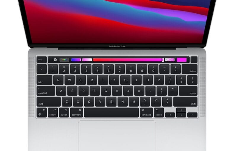MacBook Pro aperto con Touch Bar
